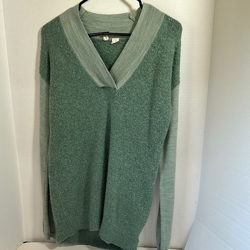 Moth green wool alpaca blend v neck sweater size small